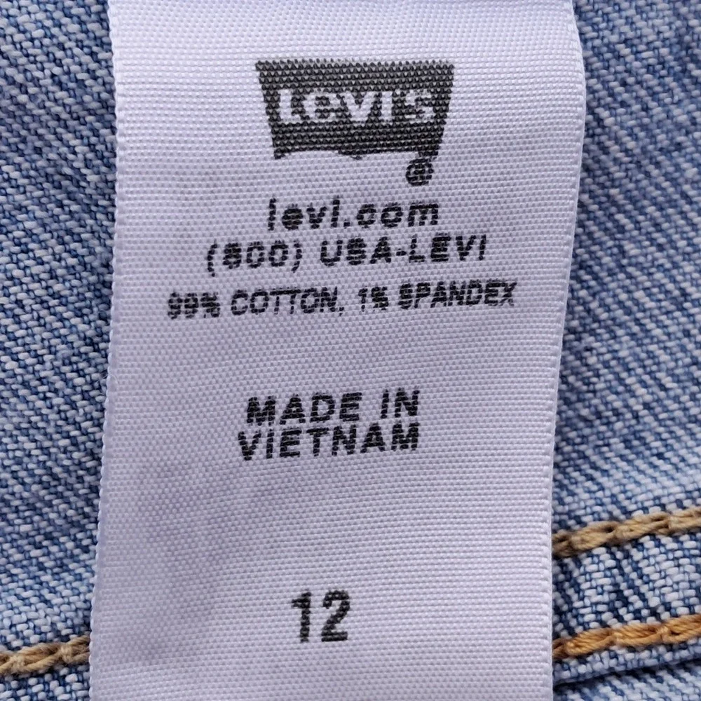 Levis 515 Womens Light Wash Denim Bermuda Shorts Cuffed Size 12 Stretch Blue